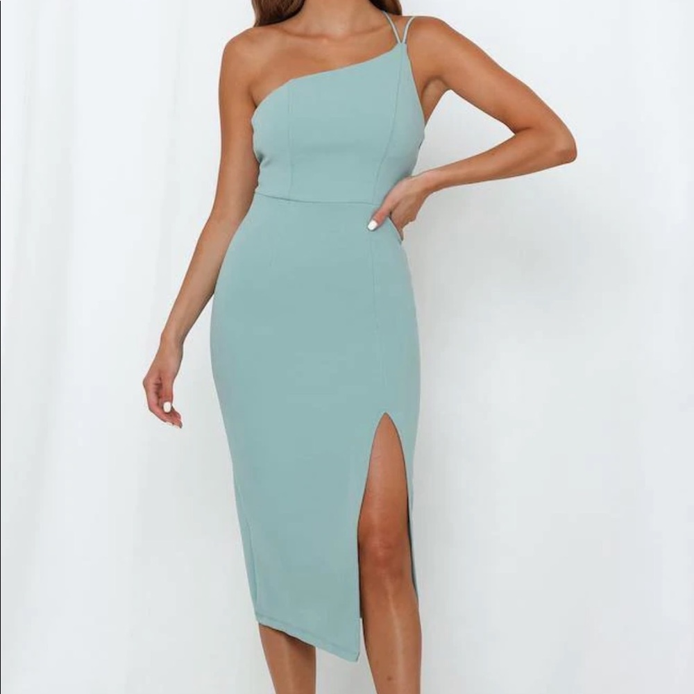 Hello Molly Dress size Medium. New with tags. Never worn.